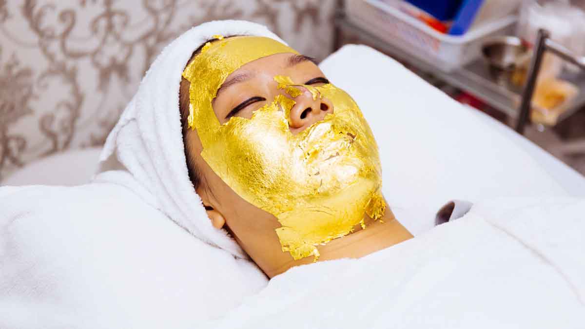 Do Gold facial at home cheaply, you will get a golden glow in just 4 steps