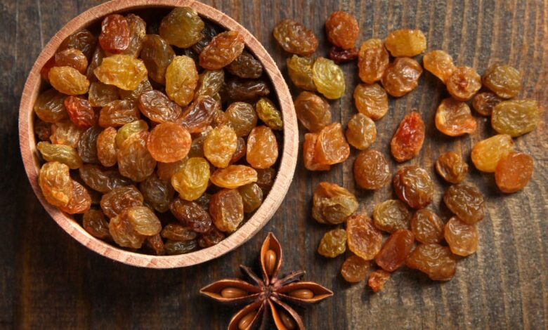 Drink raisin water every morning on an empty stomach, know its benefits