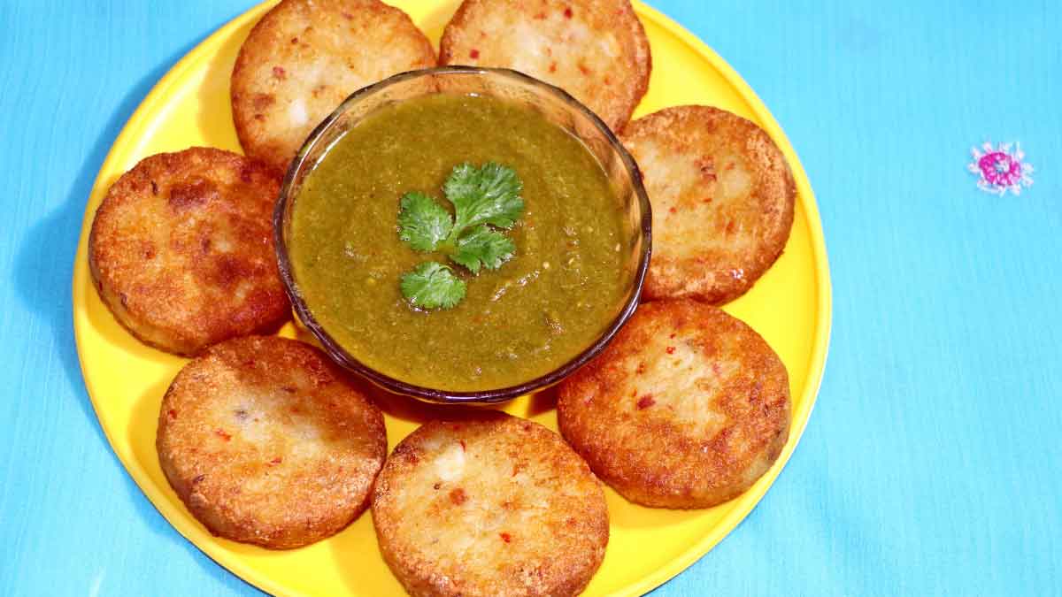 High Protein Snacks Instead of samosas and pakoras, make these spicy high protein tikkis as snacks and eat them
