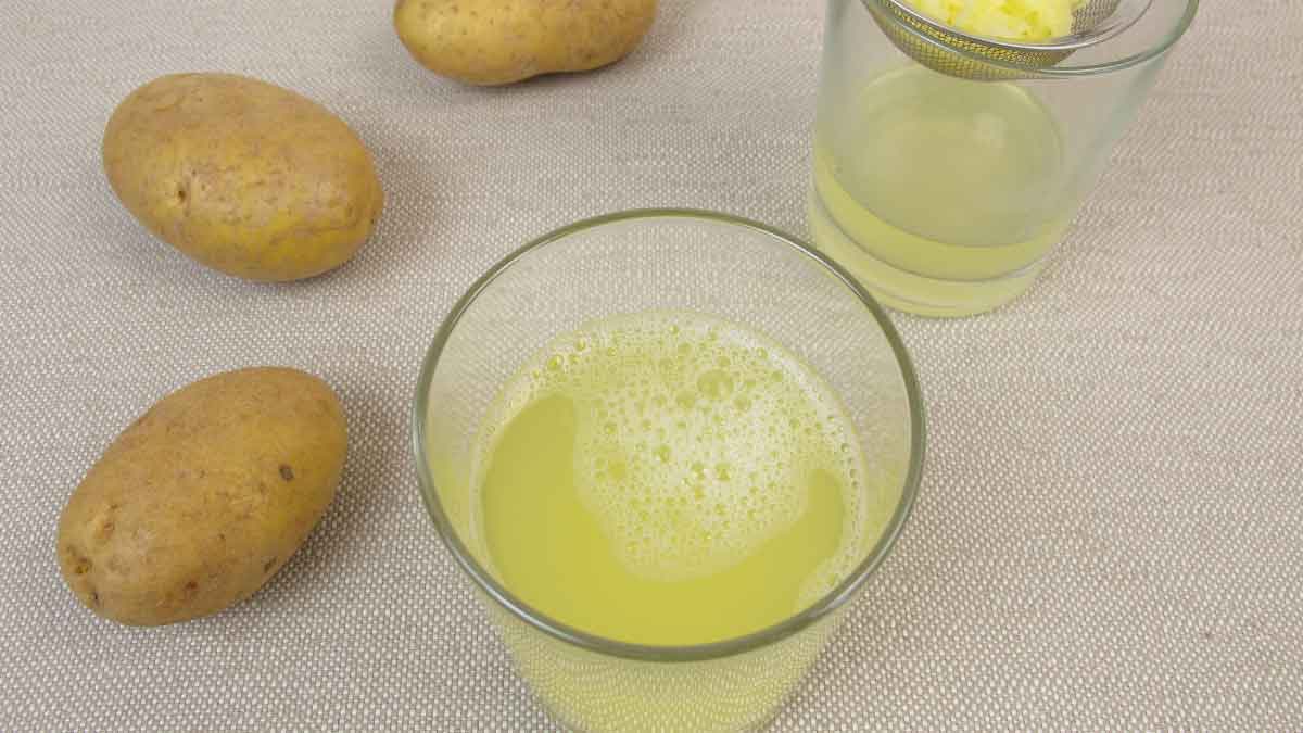 If you have tanned due to sunlight and your face has lost its glow, then apply potato juice like this