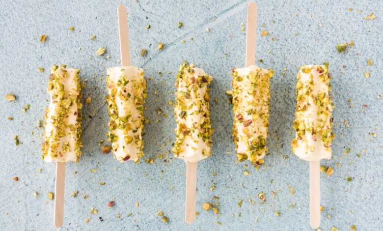 If you want to enjoy the taste of summer, then make Rabdi Kulfi at home. Make Rabri Kulfi at home
