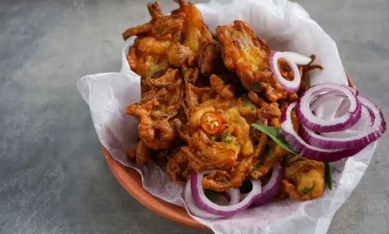 Just add this one thing and make crispy Onion fritters at home like the ones sold in the market