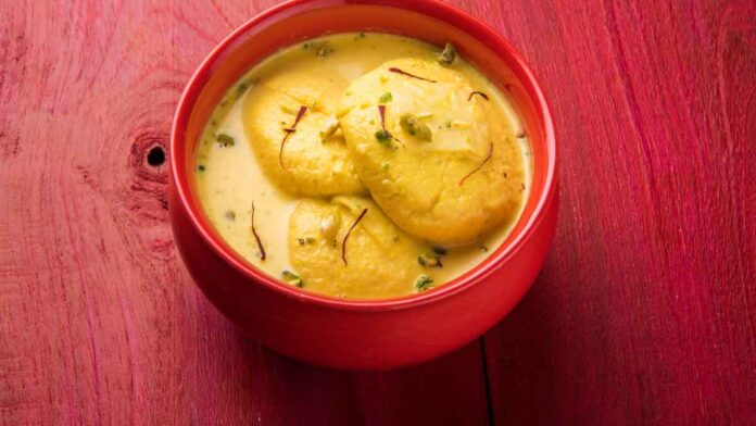 Make delicious Rasmalai at home using only milk powder, with this recipe it will be ready in just 15 minutes