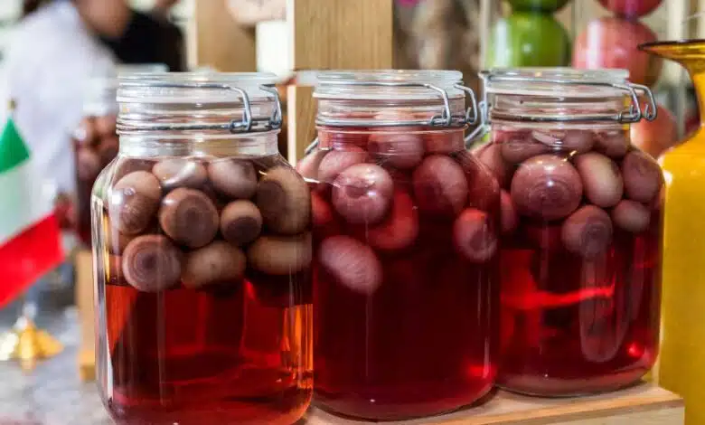 Make instant Pickled Onion at home in summer