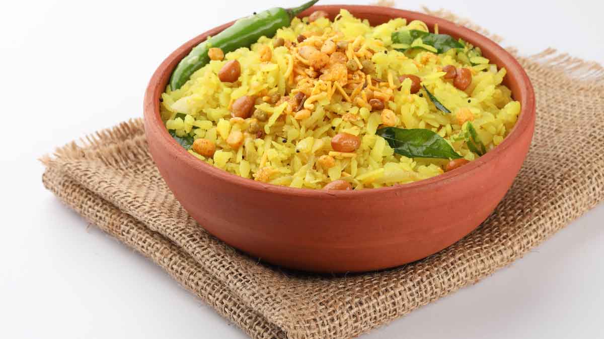 Make this easy and tasty breakfast without frying with Potato poha
