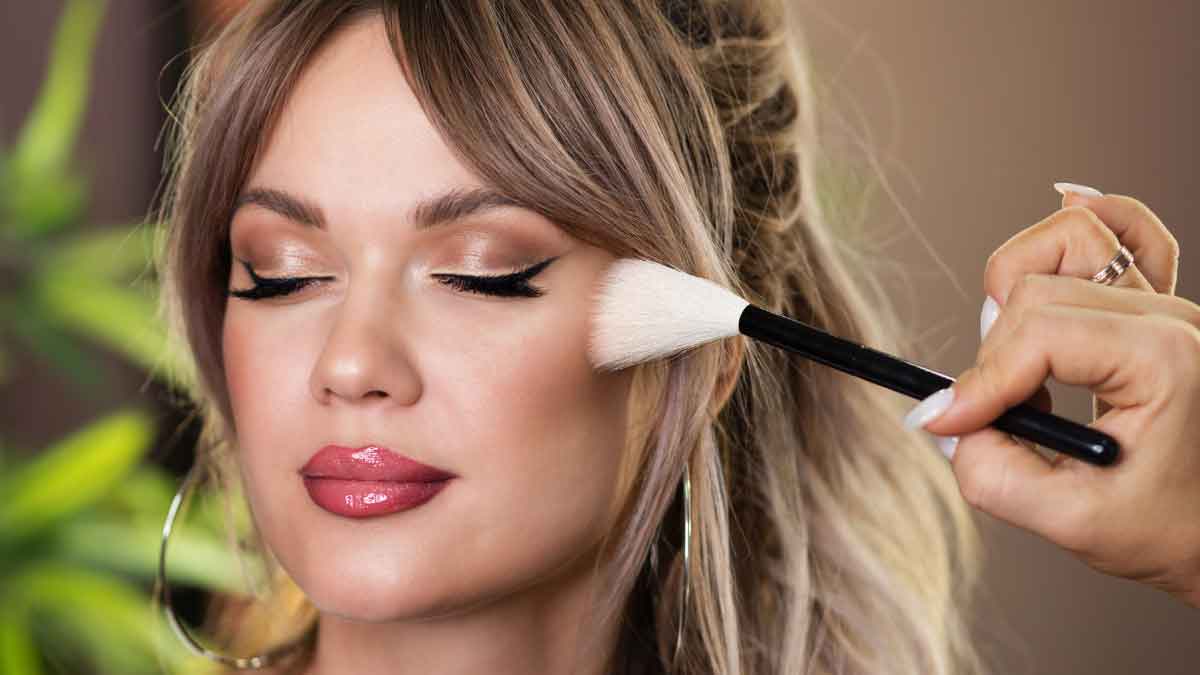 Makeup doesn't last in the heat Try these hacks