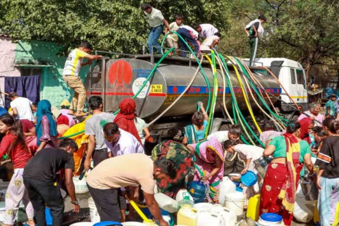 Residents of Delhi's Geeta Colony forced to collect water from tankers