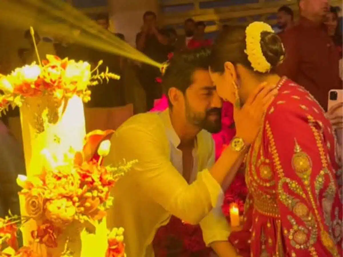 Sonakshi Sinha and Zaheer Iqbal danced to Tere Mast Mast Do Nain at their reception