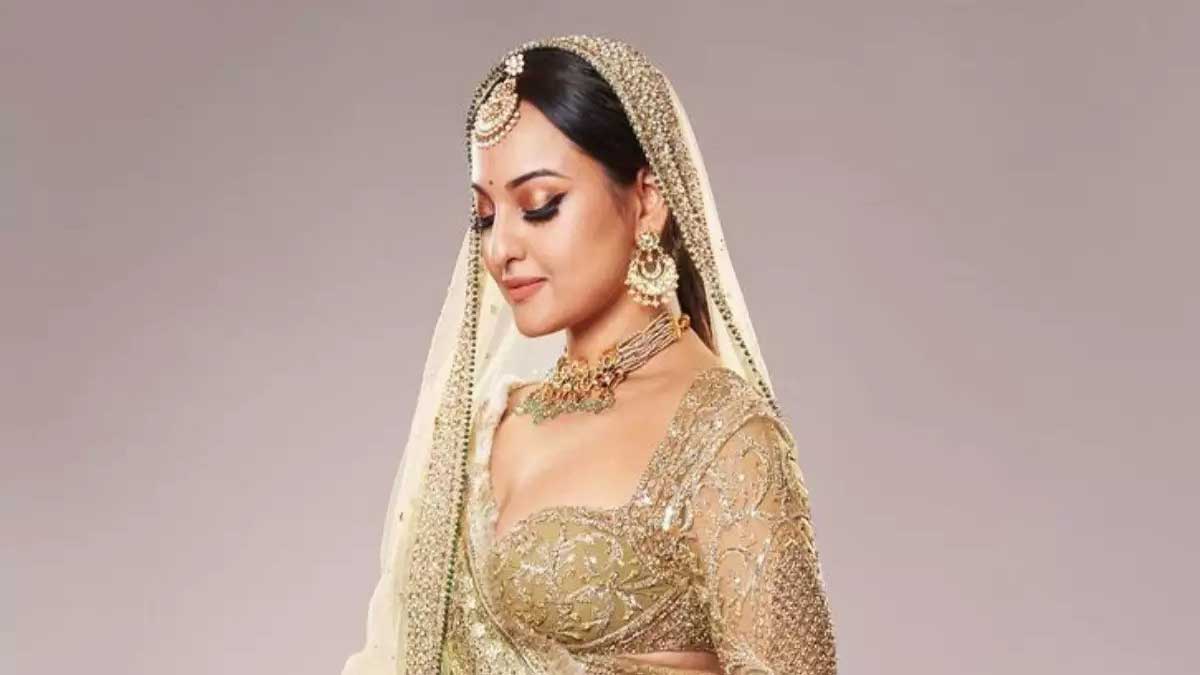 Sonakshi Sinha looked very beautiful in bridal look