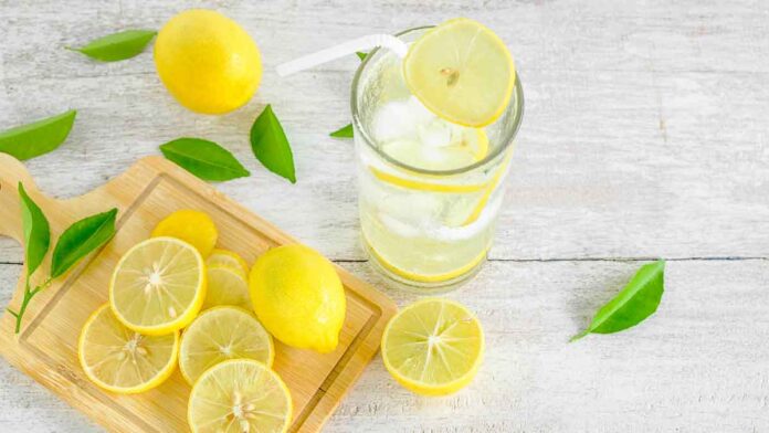 Start your day with Lemon water, its benefits will surprise you