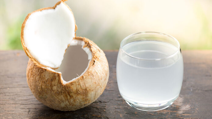 These 3 tricks are enough to find out which coconut has more water