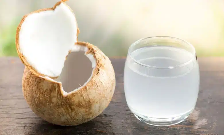 These 3 tricks are enough to find out which coconut has more water