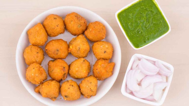 Pakora Recipe: एक बार नए तरीके से बनाकर देखिए सभी तारीफ करेंगें 