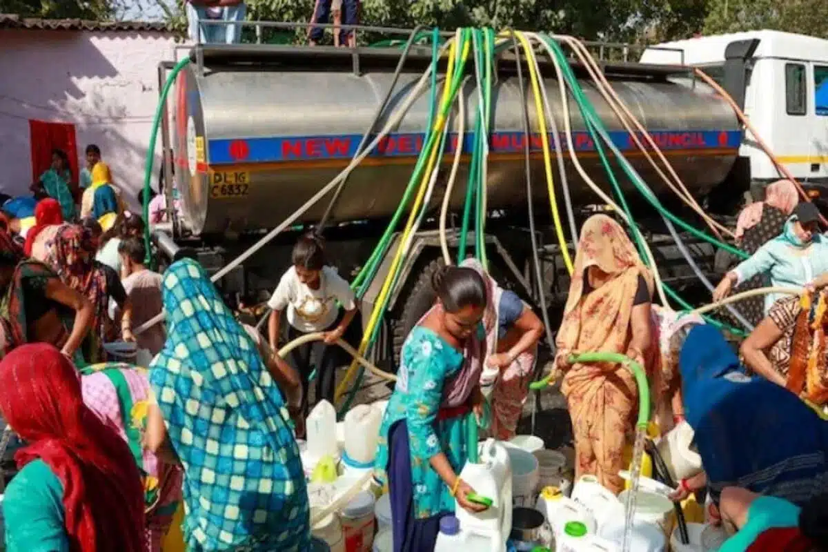 Water crisis in Delhi long queues at tankers across the city