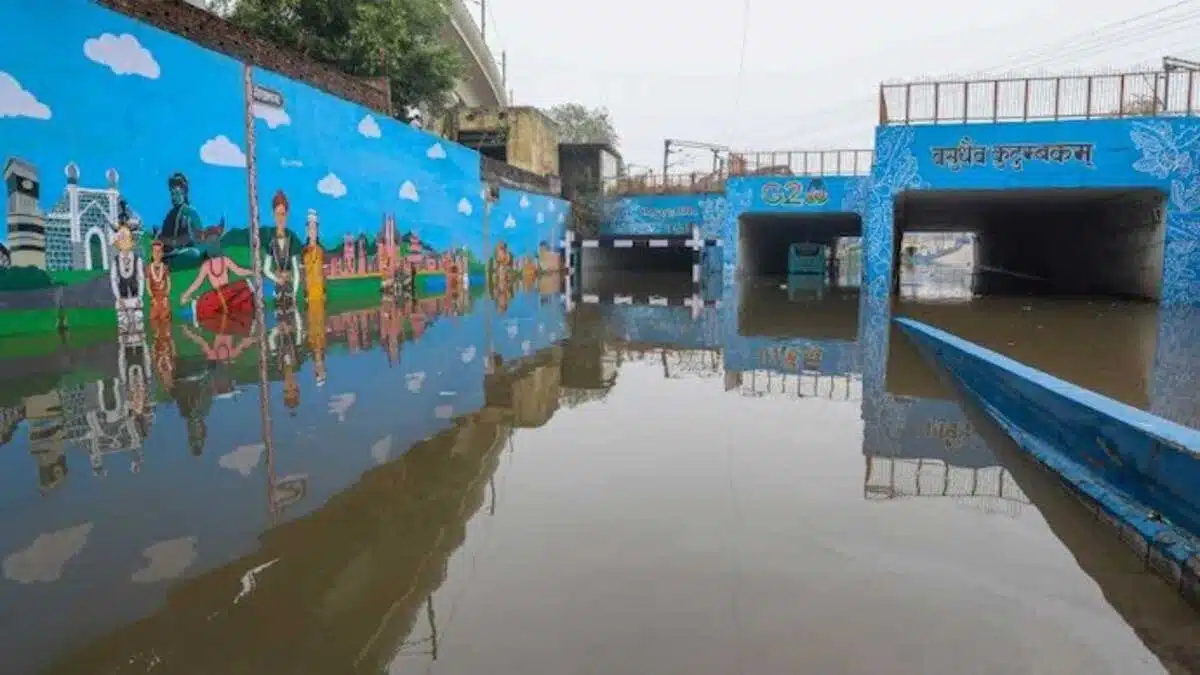 Waterlogging in Okhla underpass due to rain in Delhi