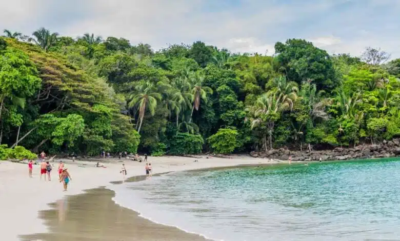 What are the top Beach towns in Costa Rica according to locals