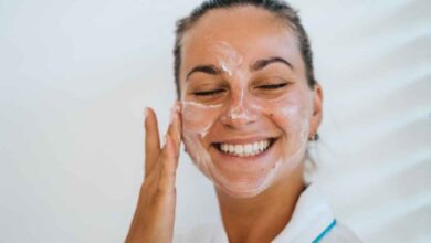 What happens if you apply too much Moisturizer
