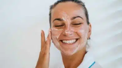 What happens if you apply too much Moisturizer
