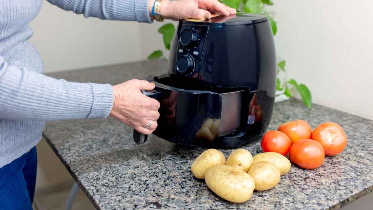 Whether you want to fry samosas or pakoras in the rain, these Air Fryers are the best for everything