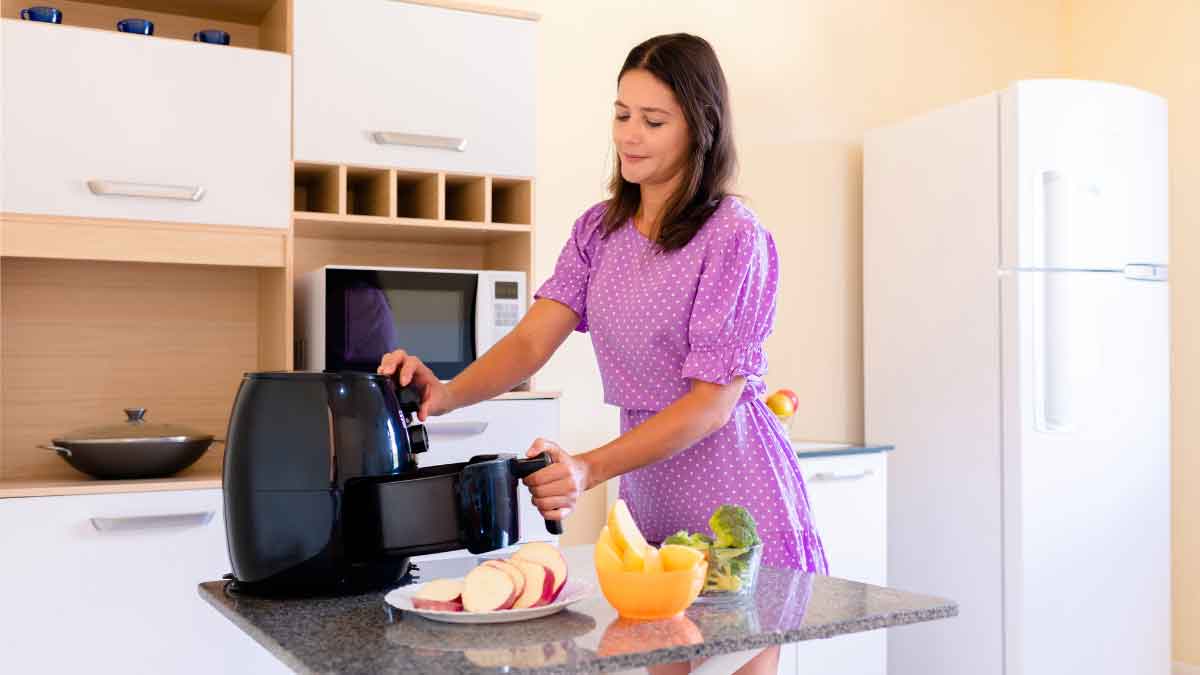 Whether you want to fry samosas or pakoras in the rain, these Air Fryers are the best for everything