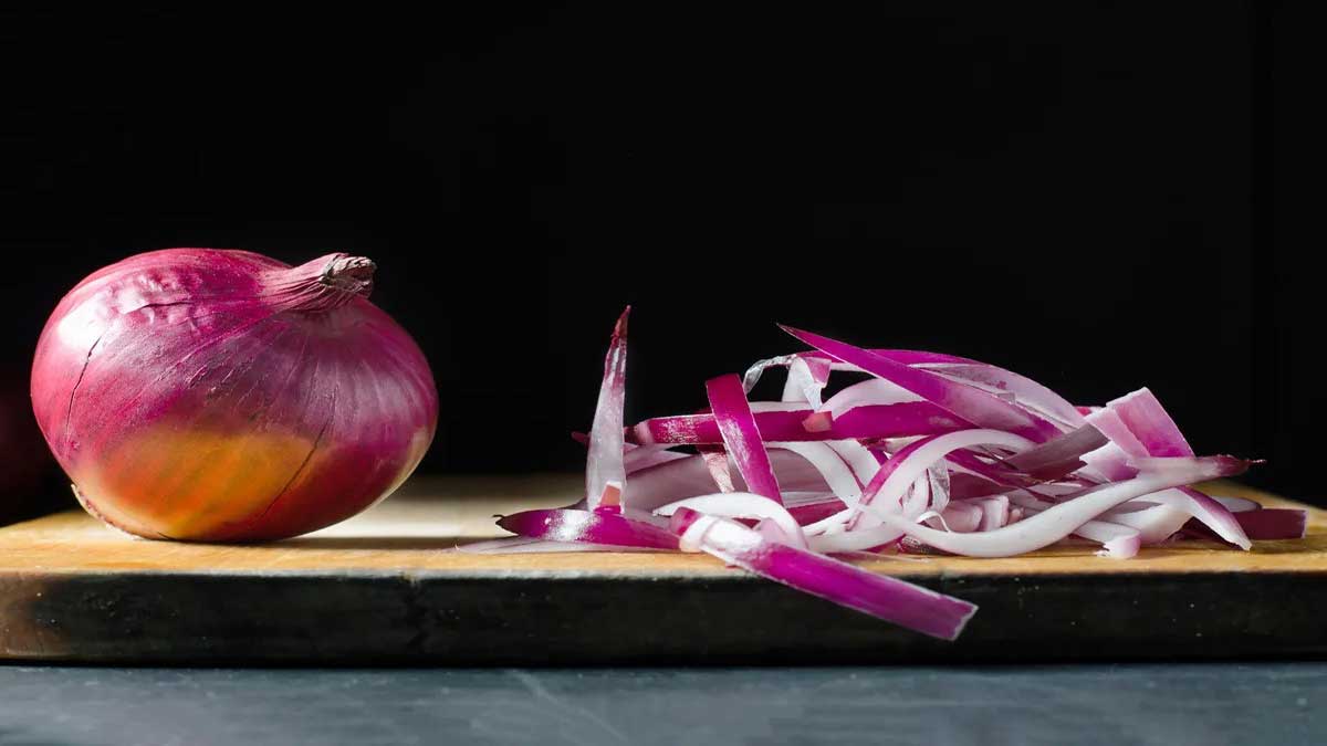 What effect does eating onions every day have on your body