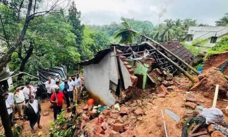 3 people died in Karnataka when the wall of a house collapsed during rain