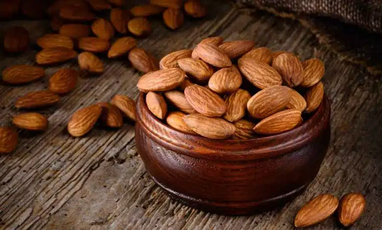 5 Benefits Of Eating Soaked Almonds Early In The Morning