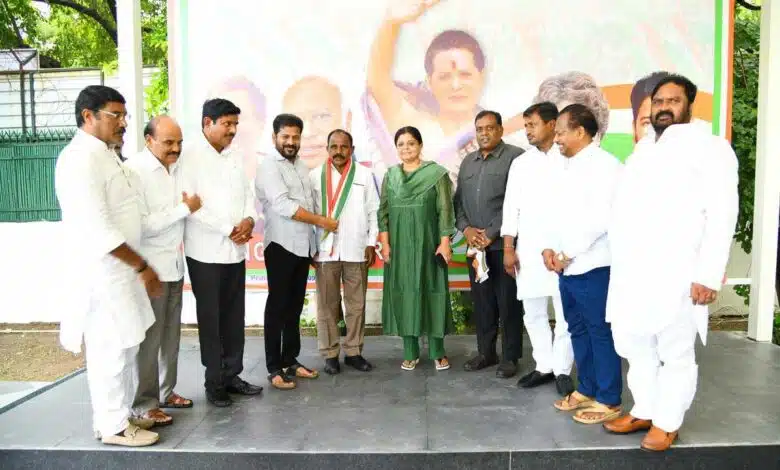 6 BRS MLAs join Congress in Telangana