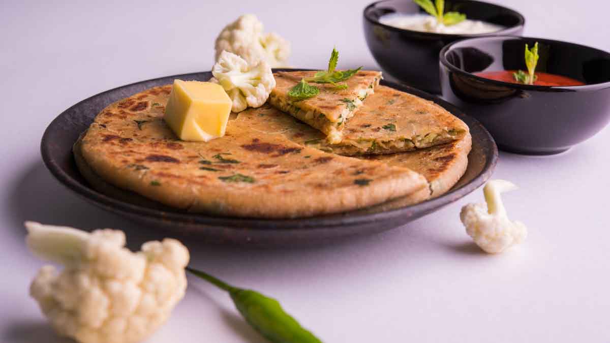 7 Types Of Parathas That You Must Savour During Monsoon 