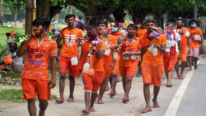 An emotional display of brotherhood and unity in the work of Kavad artisans in Haridwar