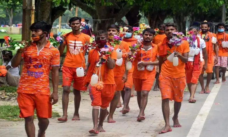 An emotional display of brotherhood and unity in the work of Kavad artisans in Haridwar