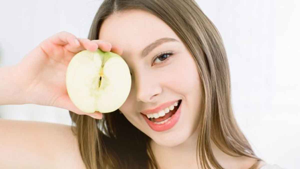 Apple can brighten your face, apply a face mask like this