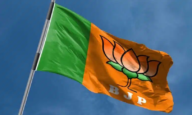 BJP youth leader shot in front of Ujjain police