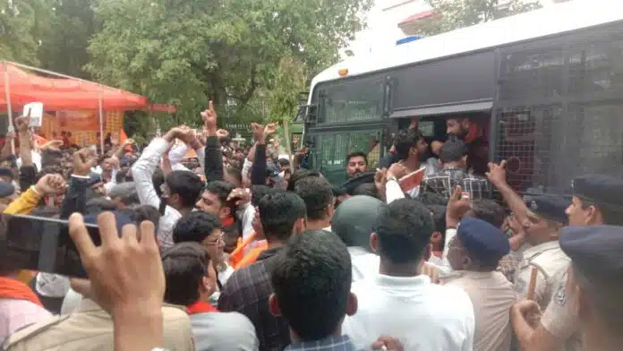 Bajrang Dal members detained in Ahmedabad for protesting against Rahul Gandhi's 