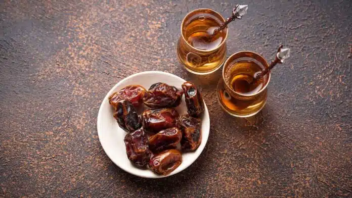 Benefits of eating Honey and Dates together