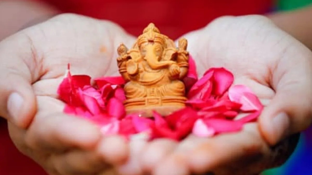 By listening to the morning prayer, Lord Ganesha becomes pleased and fulfills all the wishes