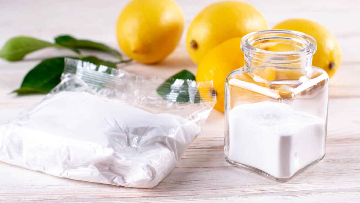 Can you clean your Teeth with lemon and baking soda 3