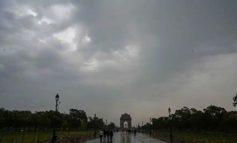 Delhi Weather Clouds have been covering Delhi-NCR since morning, Meteorological Department has given the latest update regarding rain