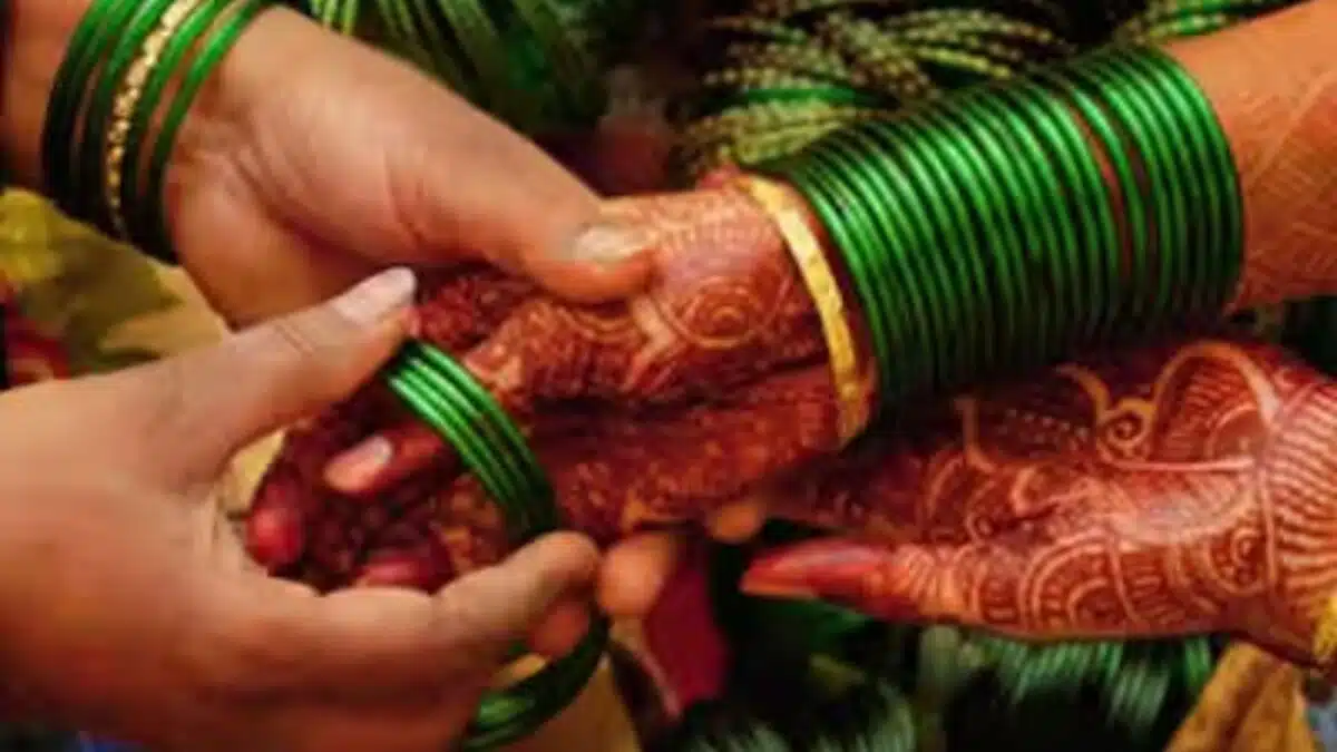 Demand for green bangles increases in the month of Saavan