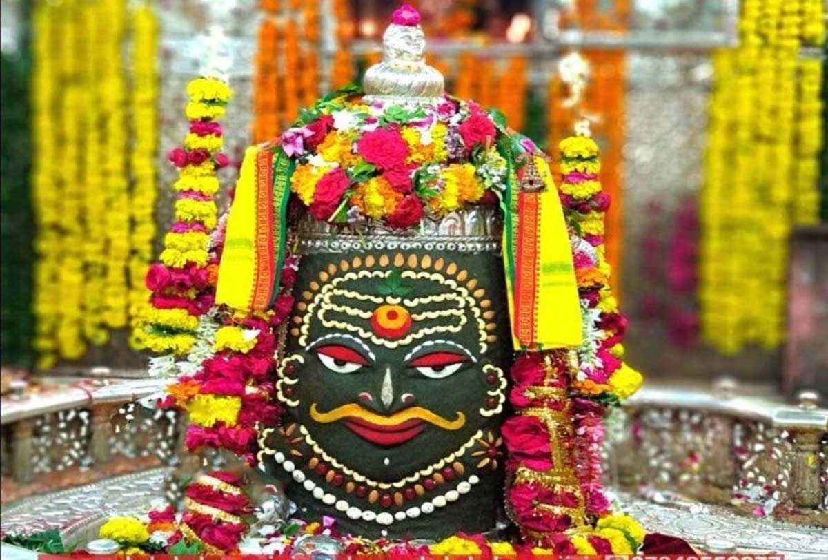 Divine Aarti performed in Mahakaleshwar temple of Ujjain in the month of Sawan