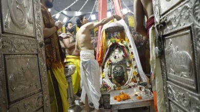 Divine Aarti performed in Mahakaleshwar temple of Ujjain in the month of Sawan