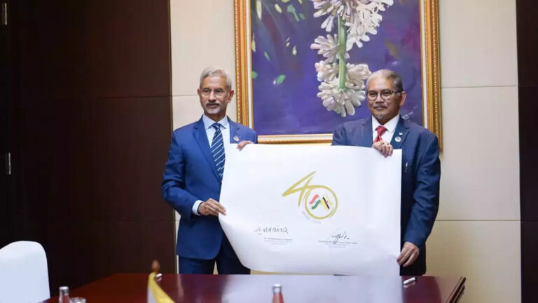 विदेश मंत्री S Jaishankar ने Brunei के साथ 40 साल के राजनयिक संबंधों पर Logo लॉन्च किया