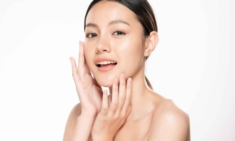 Facial Massage Do this along with applying Moisturizer on the face, the skin will get these benefits