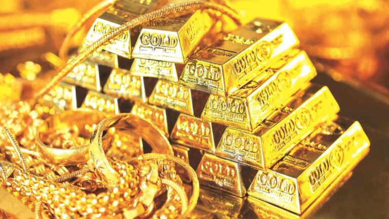 Gold: बजट के दिन सोना हुआ सस्ता, सोना खरीदने के लिए लोगो की भीड़