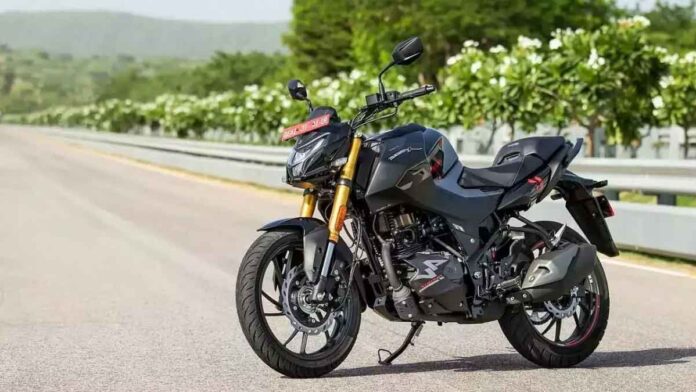 Hero Hunk's powerful bike, with 65kmpl mileage and great features