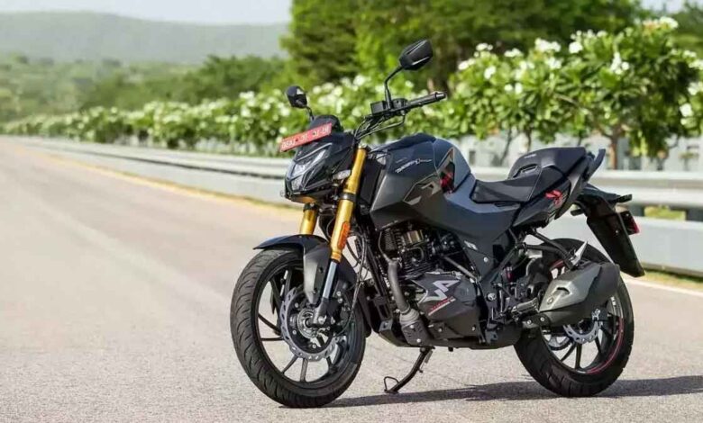 Hero Hunk's powerful bike, with 65kmpl mileage and great features