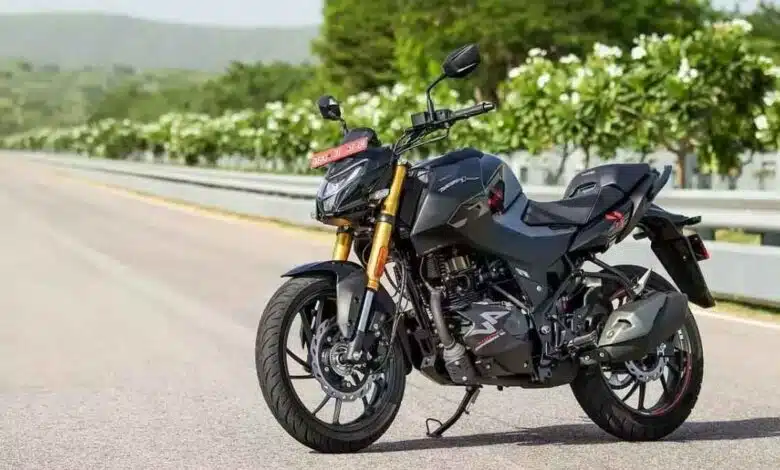 Hero Hunk's powerful bike, with 65kmpl mileage and great features