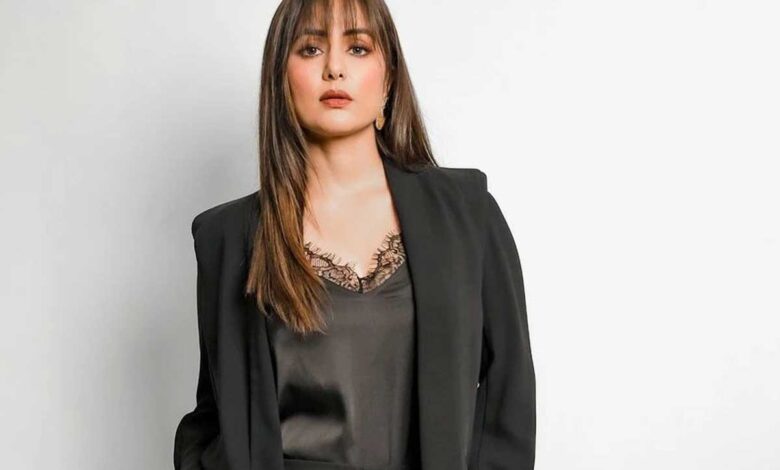 Hina Khan shares an inspiring message amid her breast cancer battle