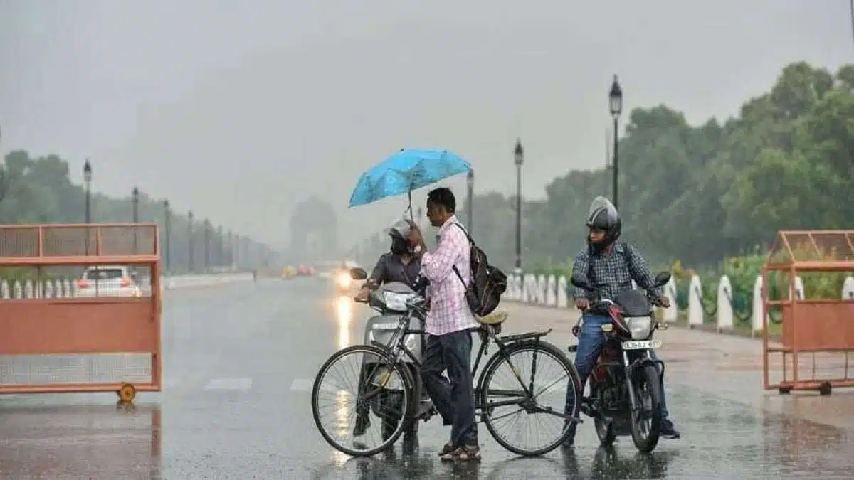 IMD predicts light to moderate rain in Delhi NCR