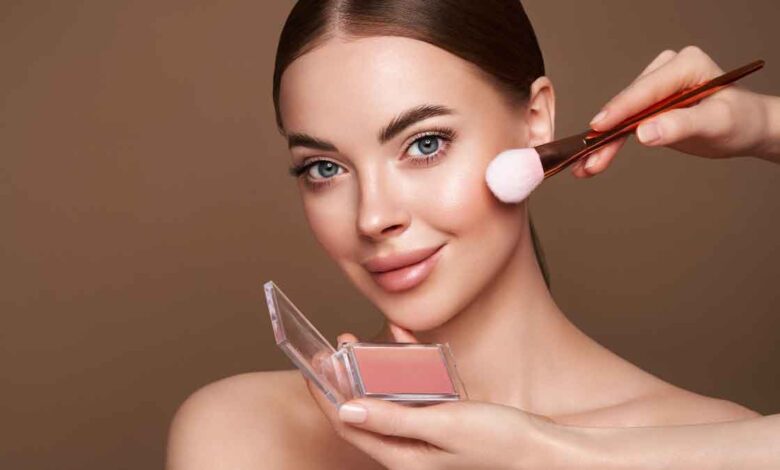 If you are going to do Makeup for the first time, these 5 tips will come in handy